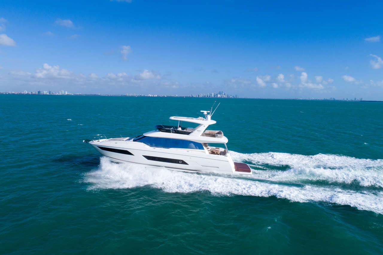 PRESTIGE 680 Exterior 42