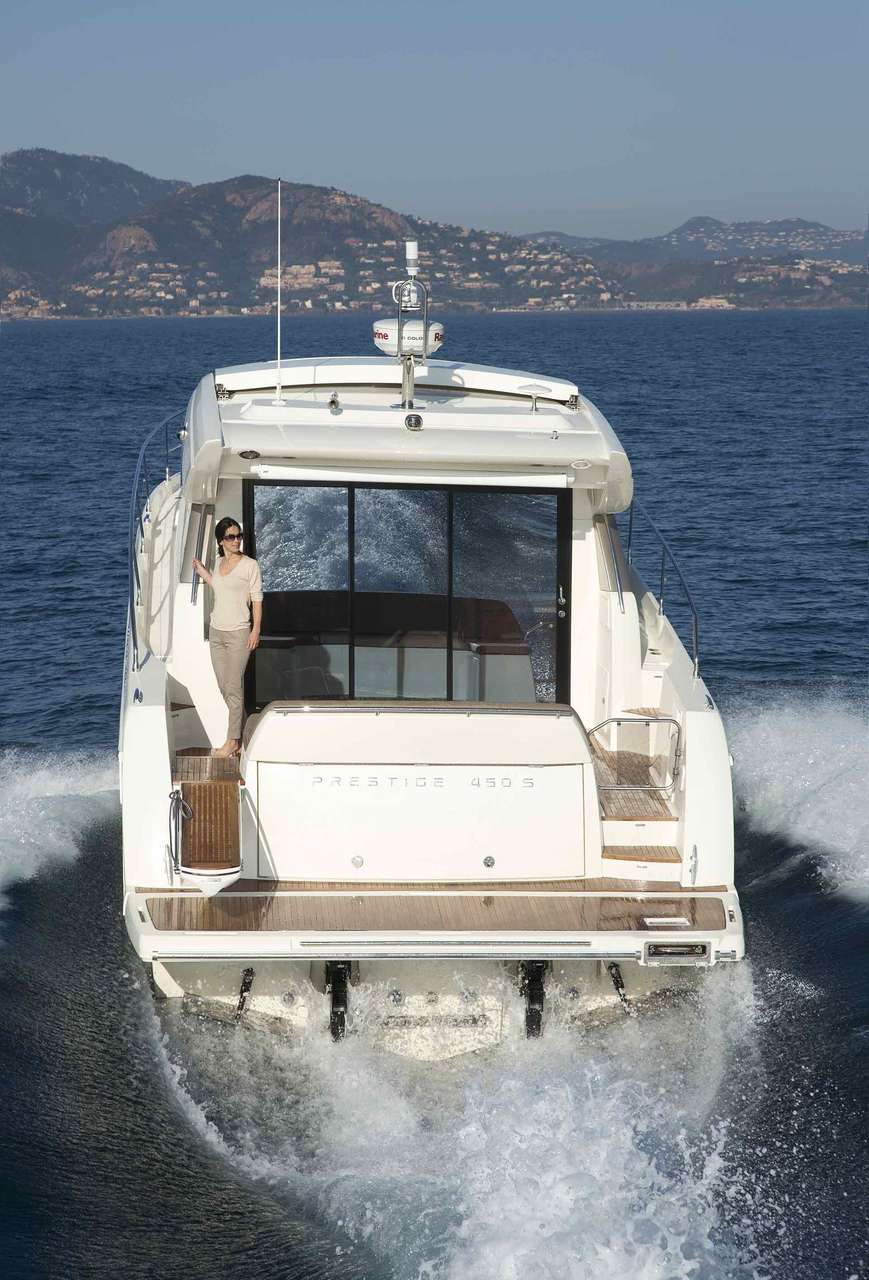 PRESTIGE 450S Exterior 9