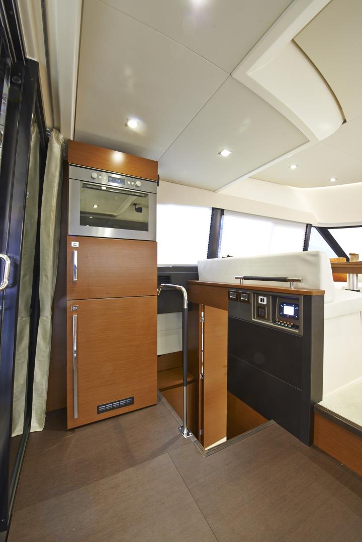 PRESTIGE 450S Interior 17