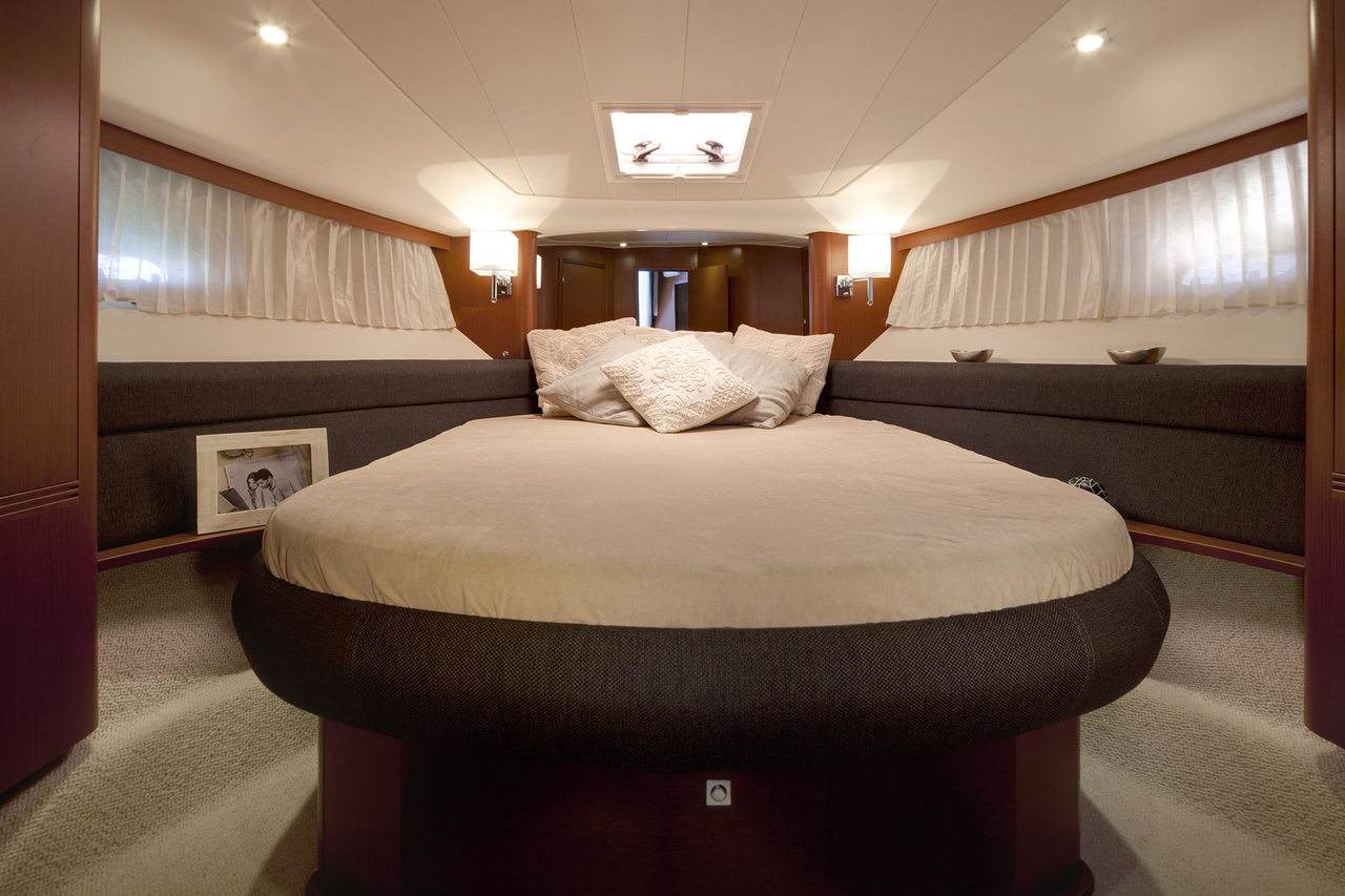 PRESTIGE 440 Interior 8