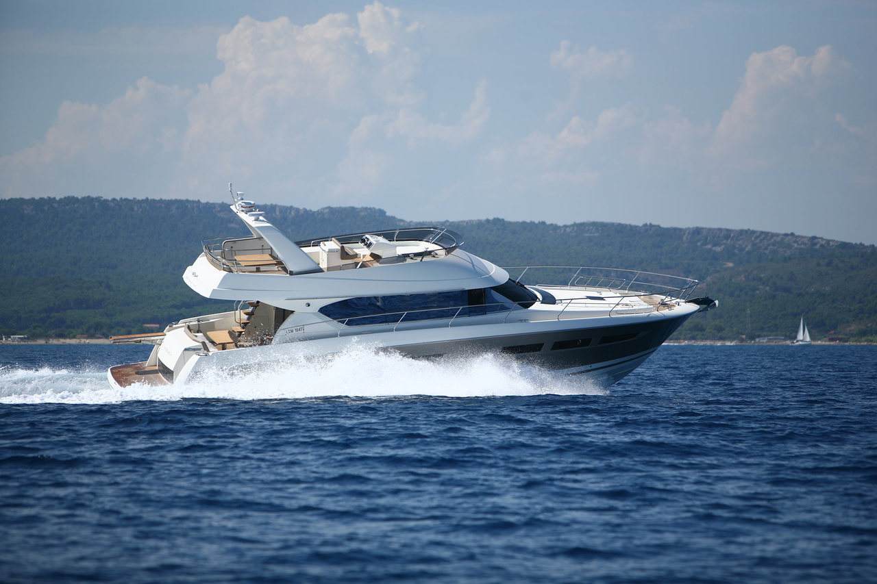 PRESTIGE 60 Exterior 16