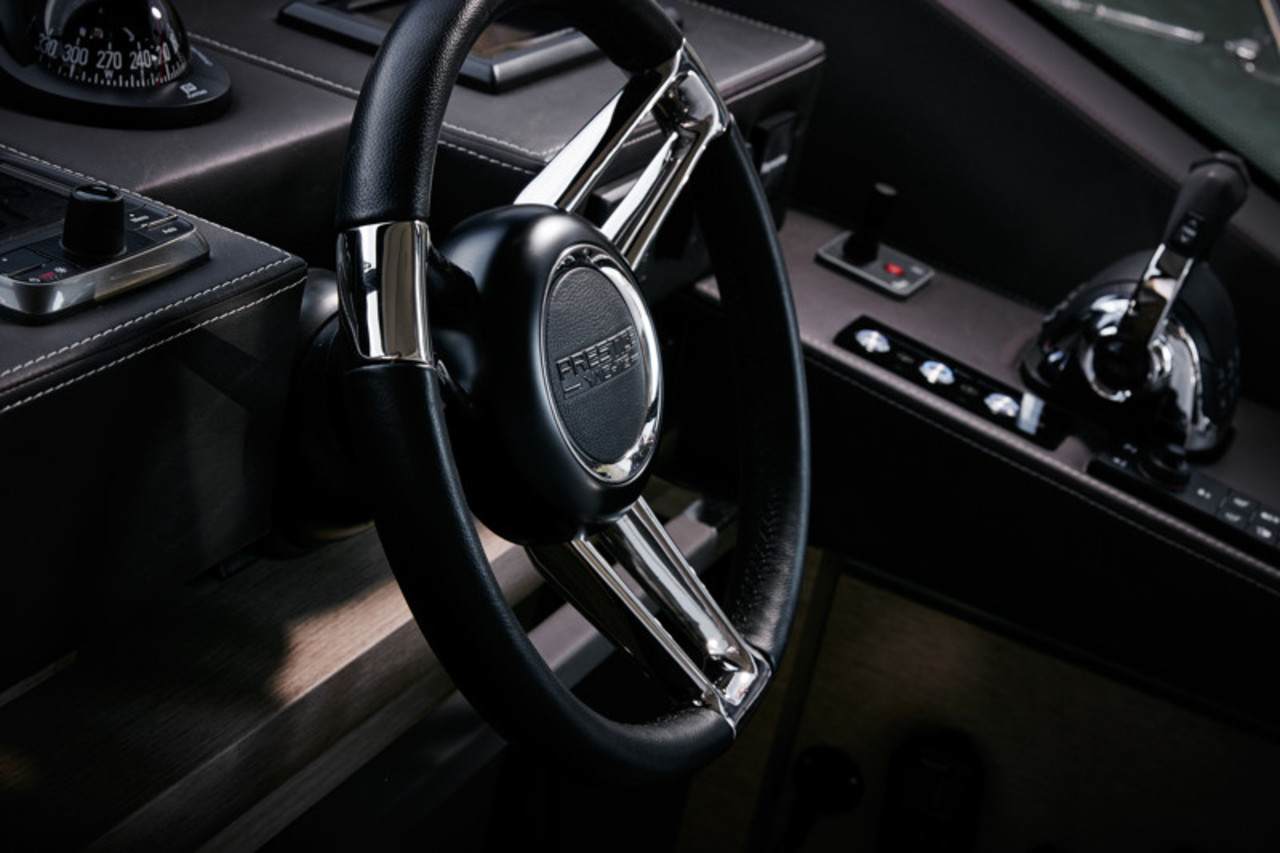 PRESTIGE 680S Interior 15