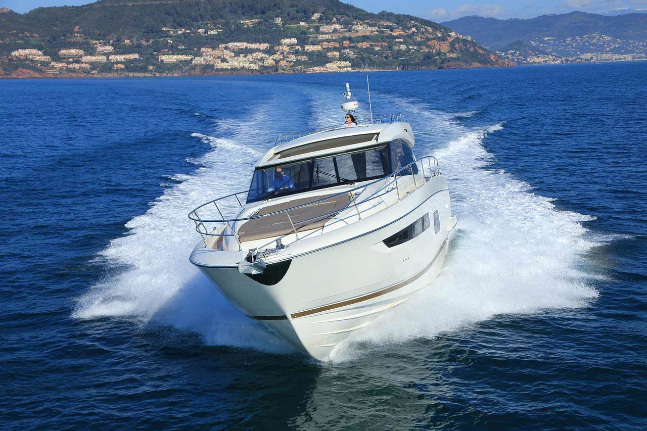 PRESTIGE 550S Exterior 9