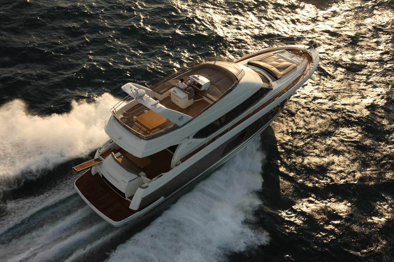 PRESTIGE 60 Exterior 25