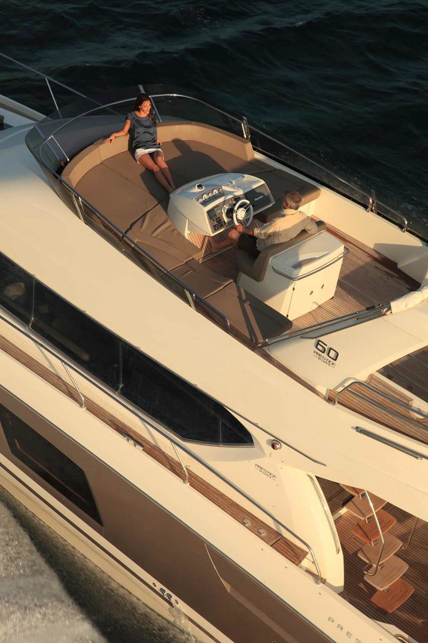 PRESTIGE 60 Exterior 19