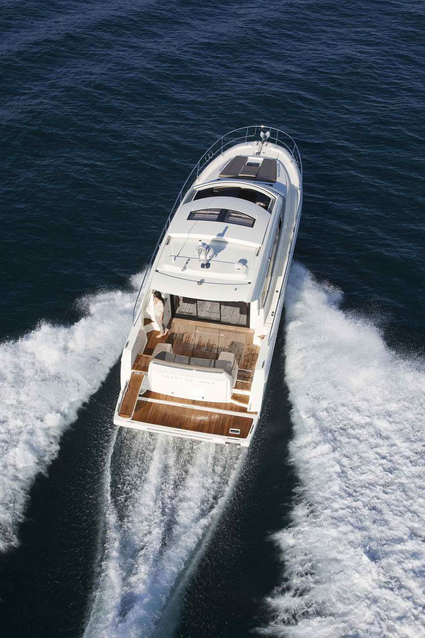 PRESTIGE 450S Exterior 11