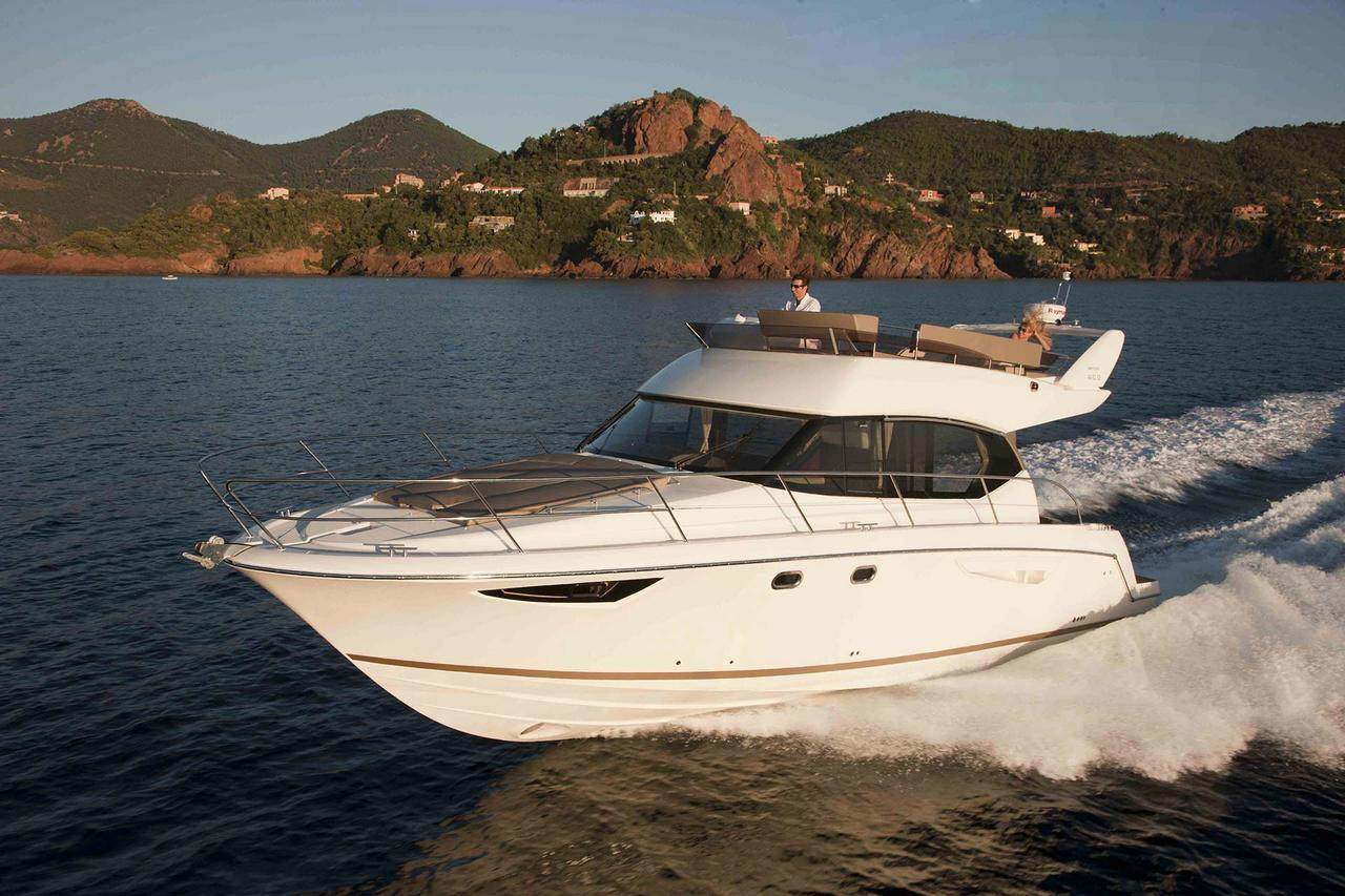 PRESTIGE 400 Exterior 2