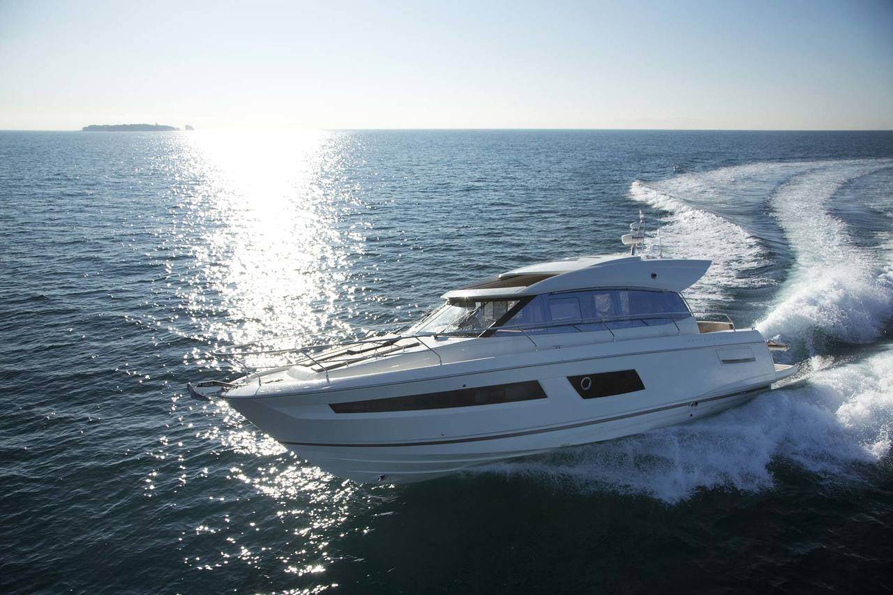 PRESTIGE 450S Exterior 5