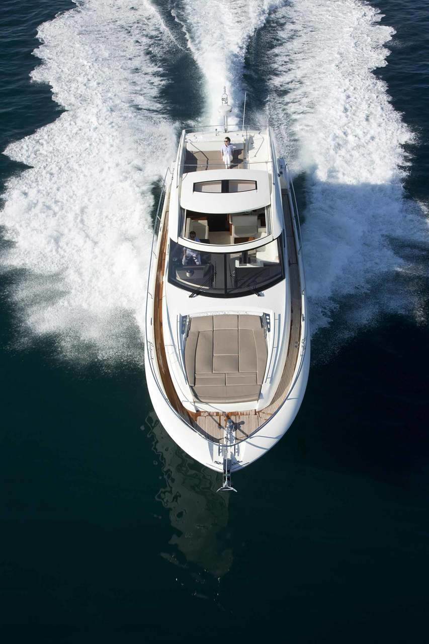 PRESTIGE 550S Exterior 15