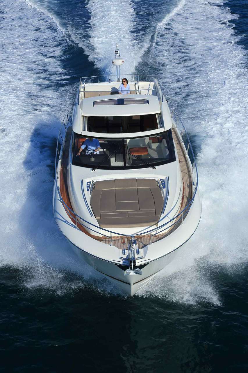 PRESTIGE 550S Exterior 8