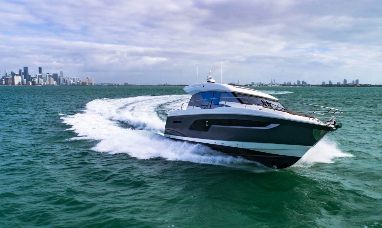 PRESTIGE 520S Exterior 4