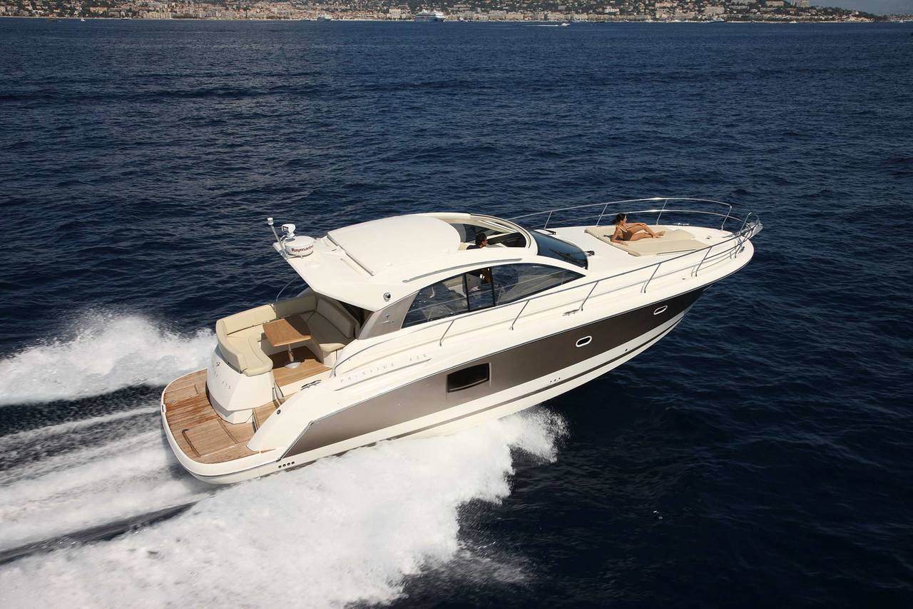 PRESTIGE 440S Exterior 3