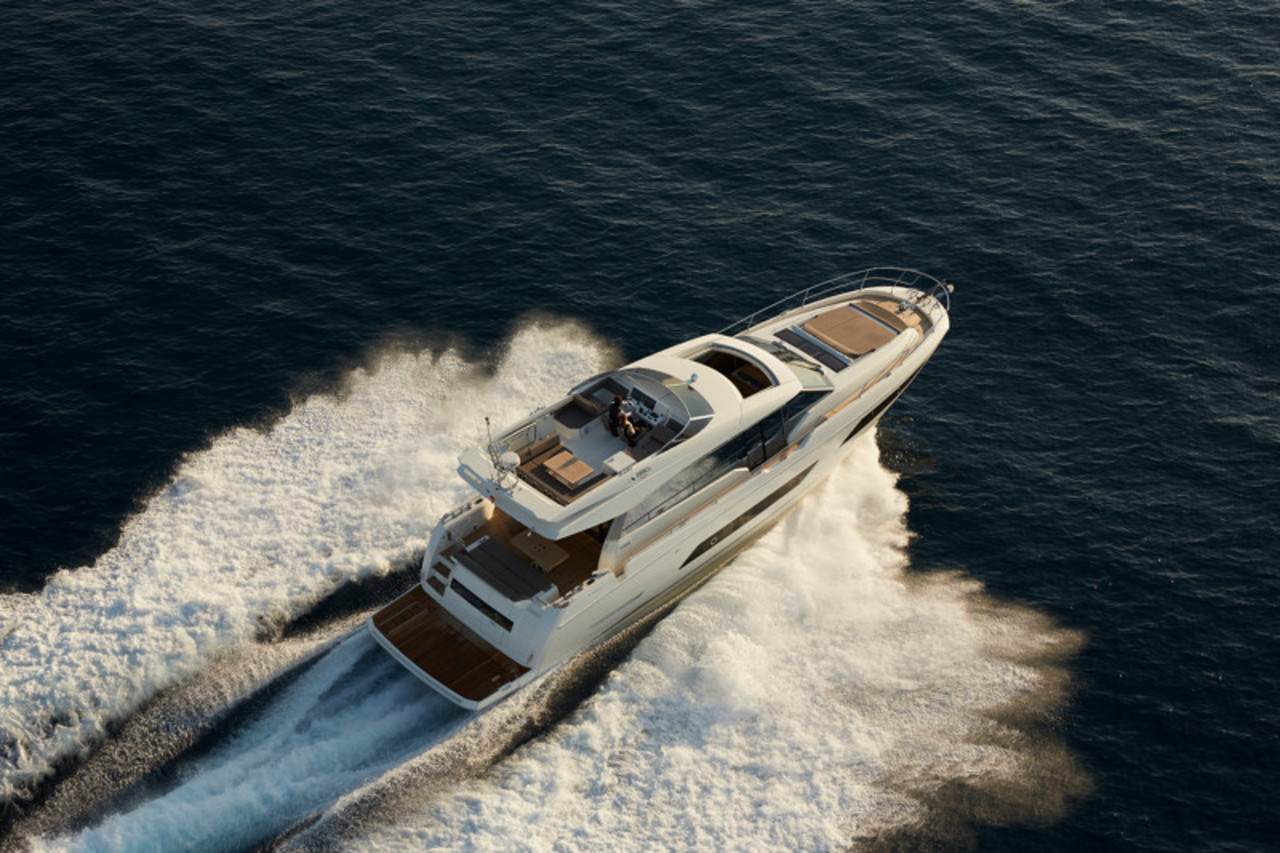 PRESTIGE 680S Exterior 7