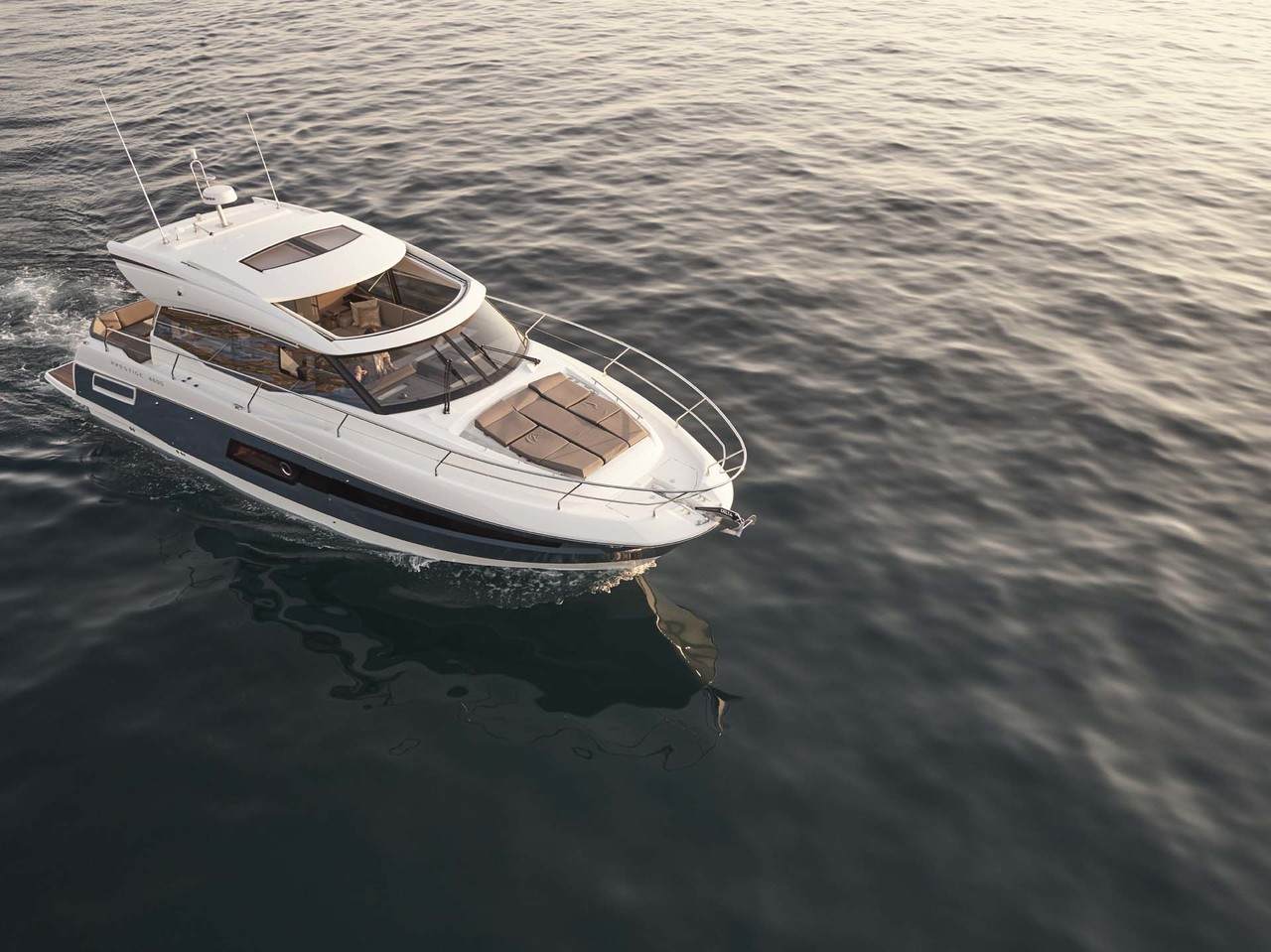 PRESTIGE 460S Exterior 26