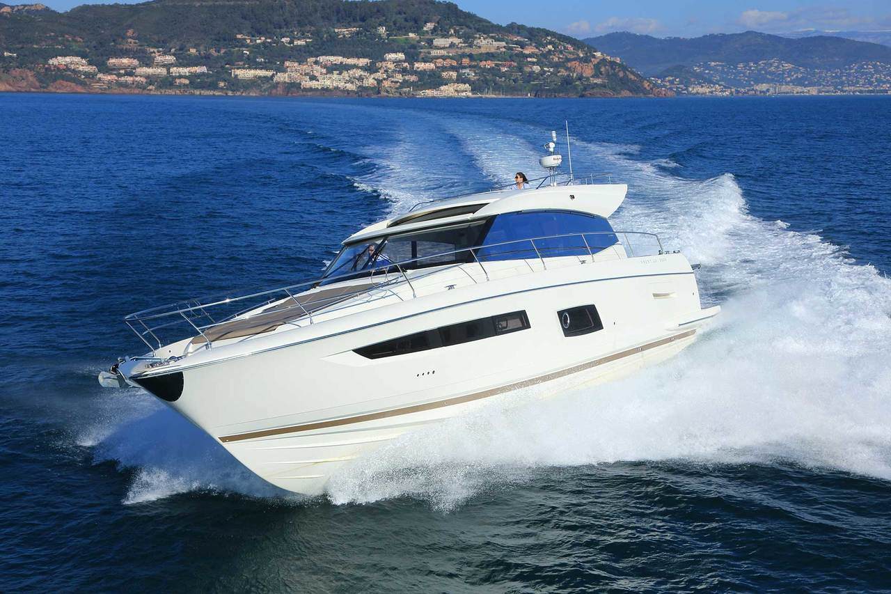 PRESTIGE 550S Exterior 10