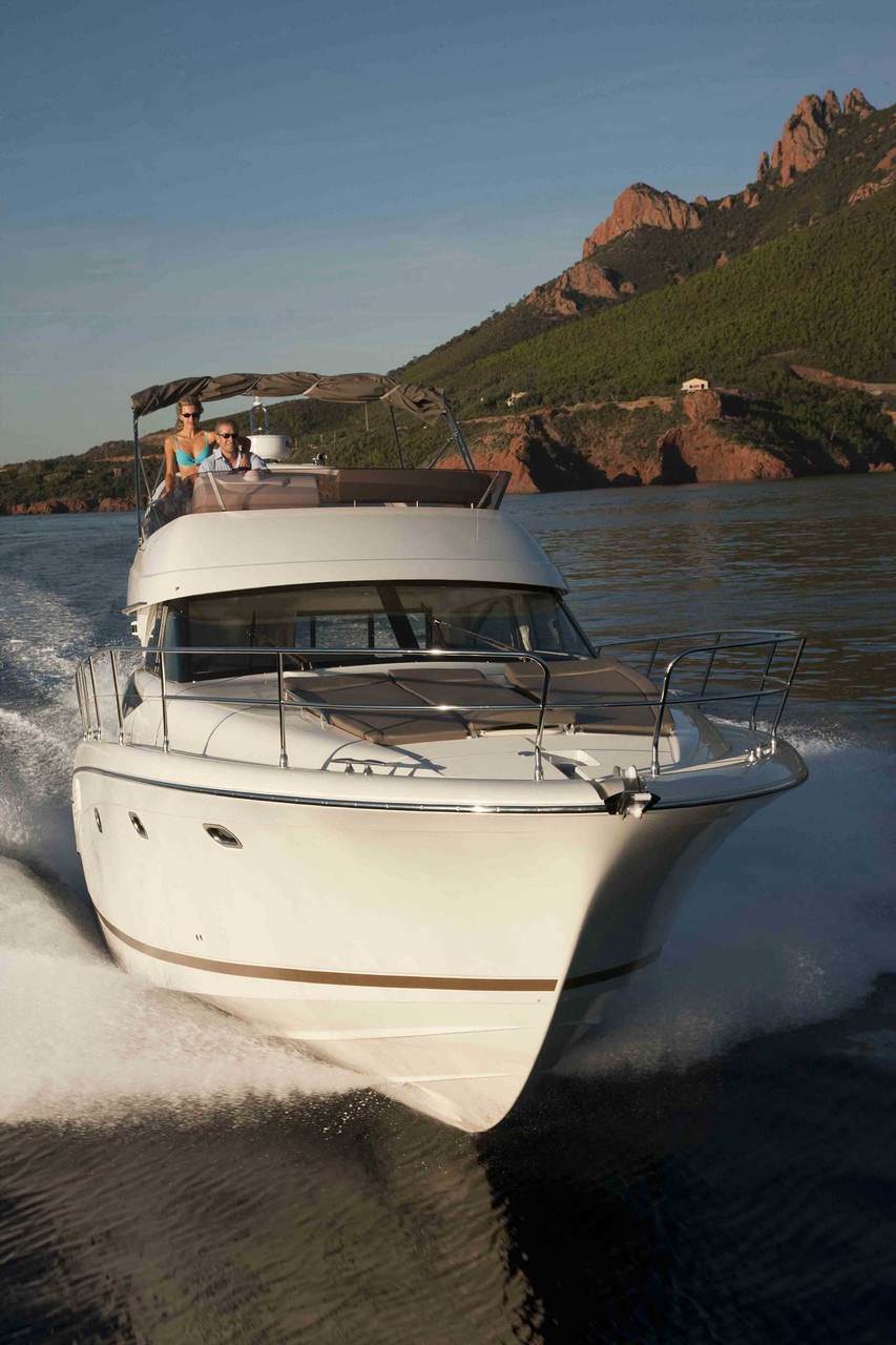 PRESTIGE 440 Exterior 13