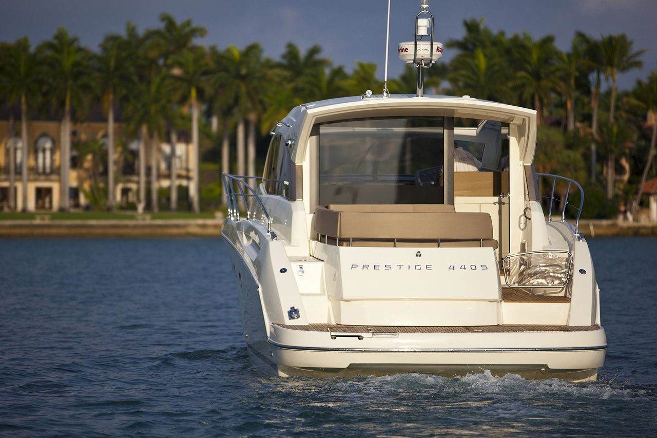 PRESTIGE 440S Exterior 12