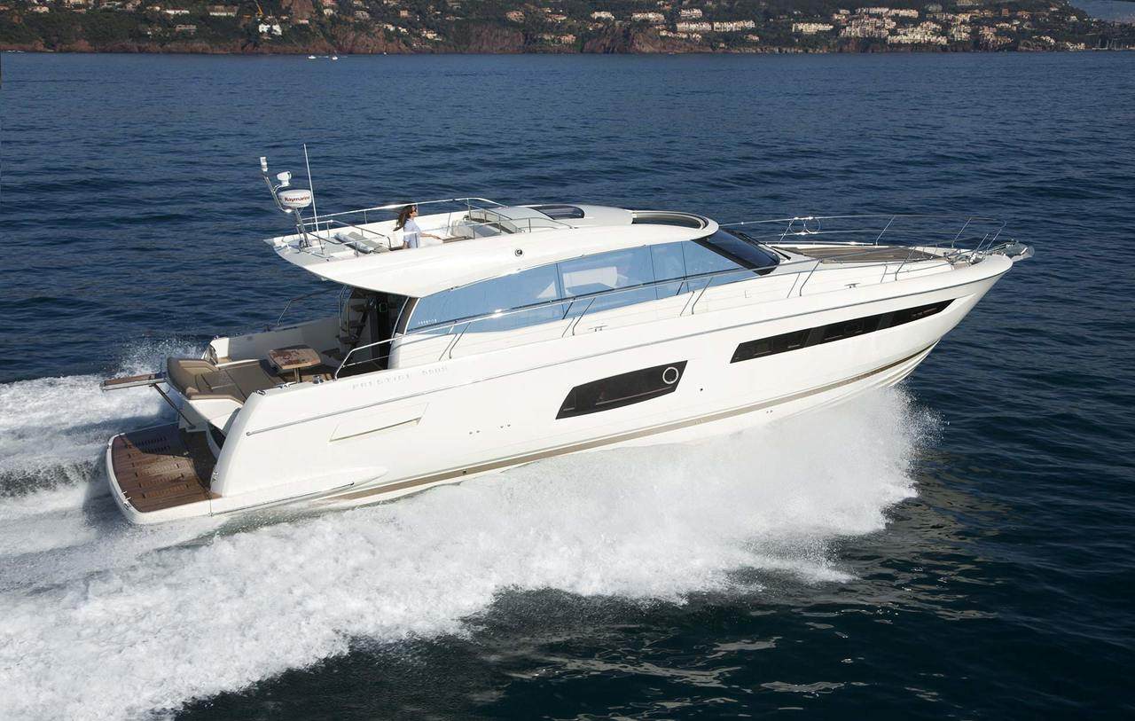 PRESTIGE 550S Exterior 16