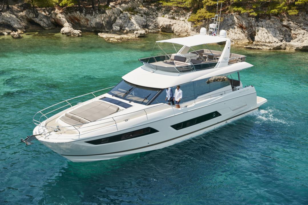 PRESTIGE 680 Exterior 25