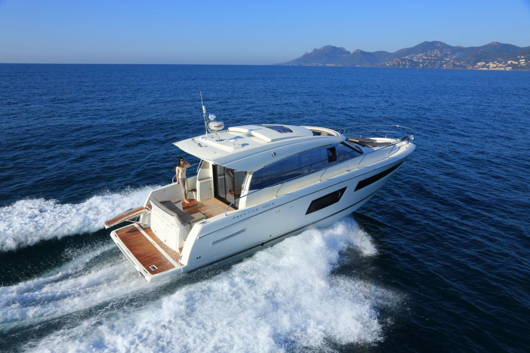 PRESTIGE 450S Exterior 23