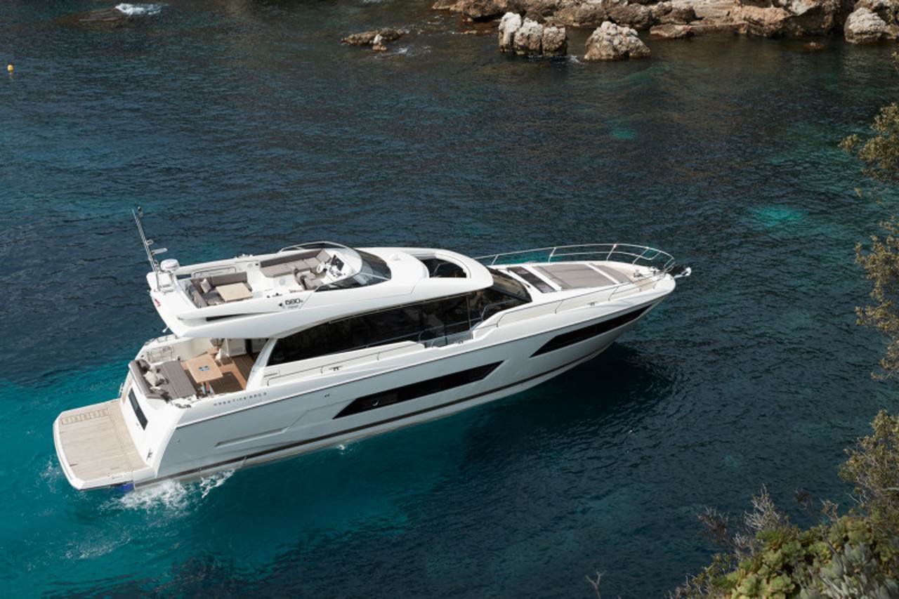 PRESTIGE 680S Exterior 18