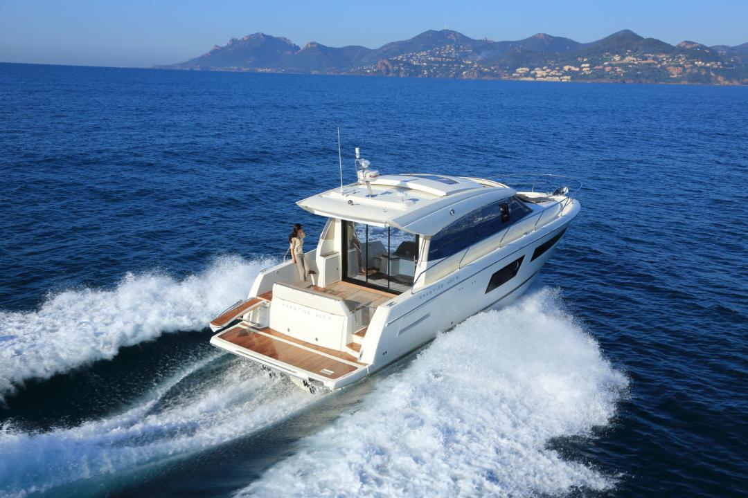 PRESTIGE 450S Exterior 22