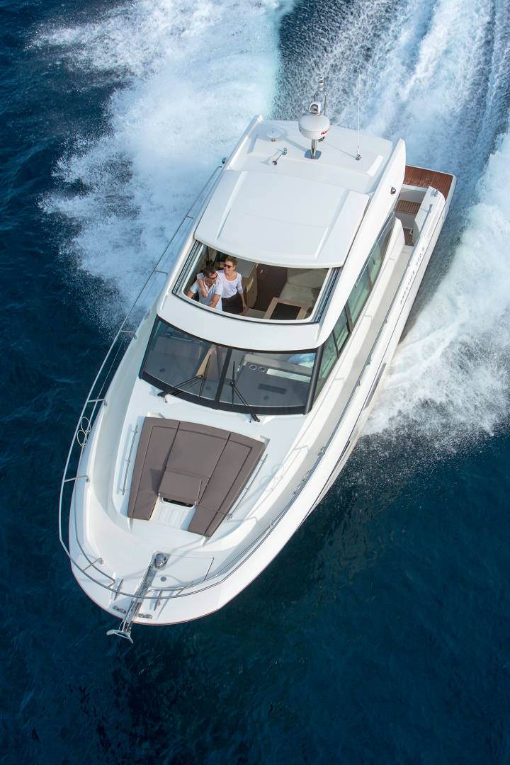 PRESTIGE 420 S Exterior 7