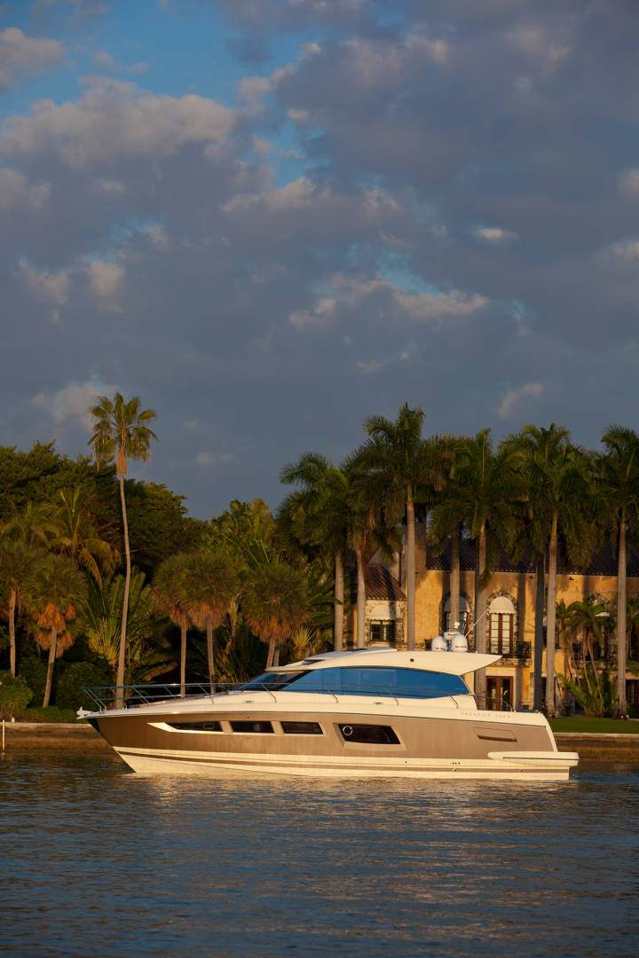 PRESTIGE 500S Exterior 10