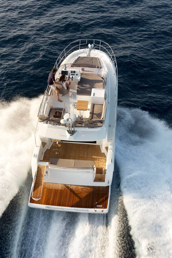 PRESTIGE 420 Exterior 26