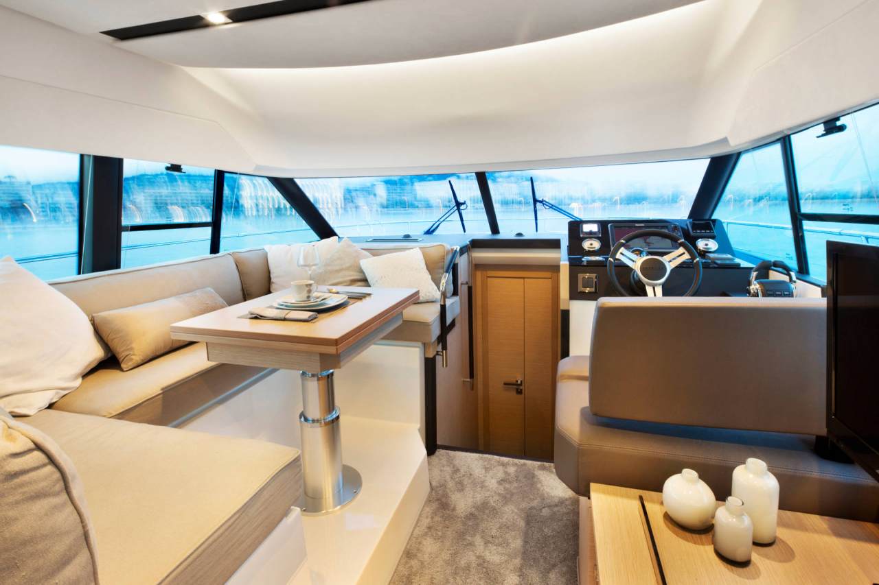 PRESTIGE 420 Interior 17