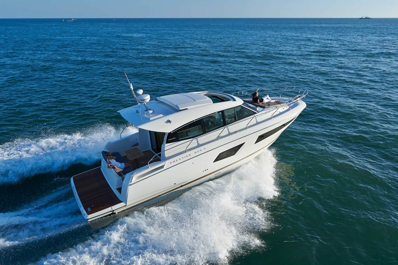 PRESTIGE 420 S Exterior 6