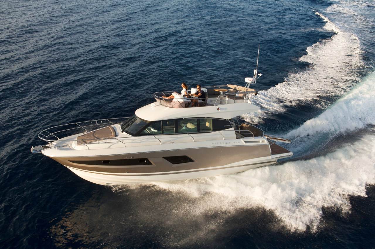 PRESTIGE 420 Exterior 27