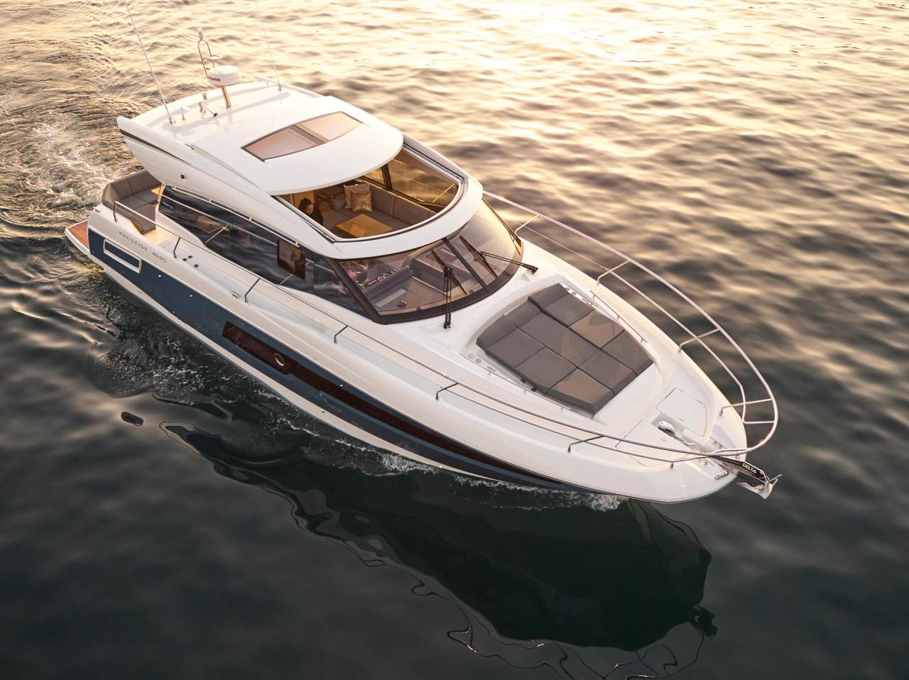 PRESTIGE 460S Exterior 8