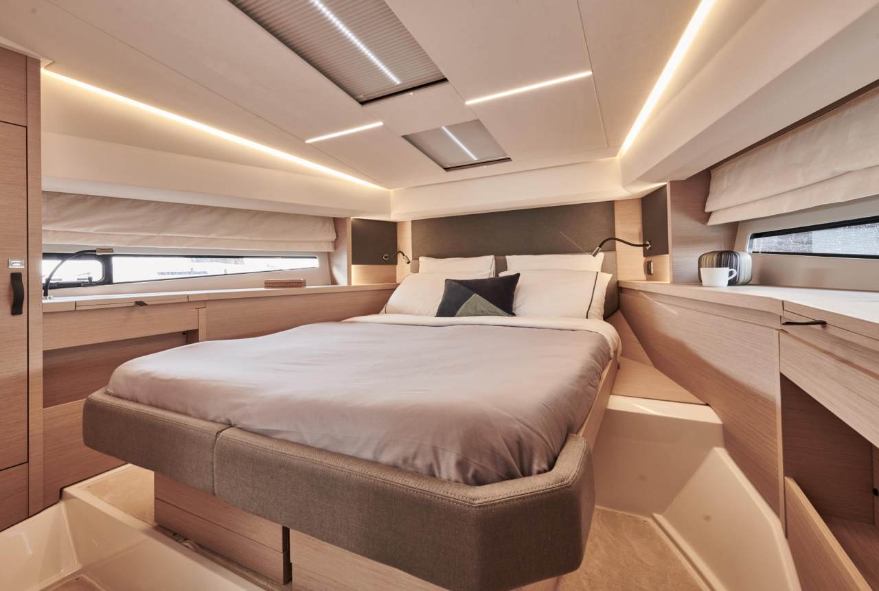 PRESTIGE 460S Interior 5