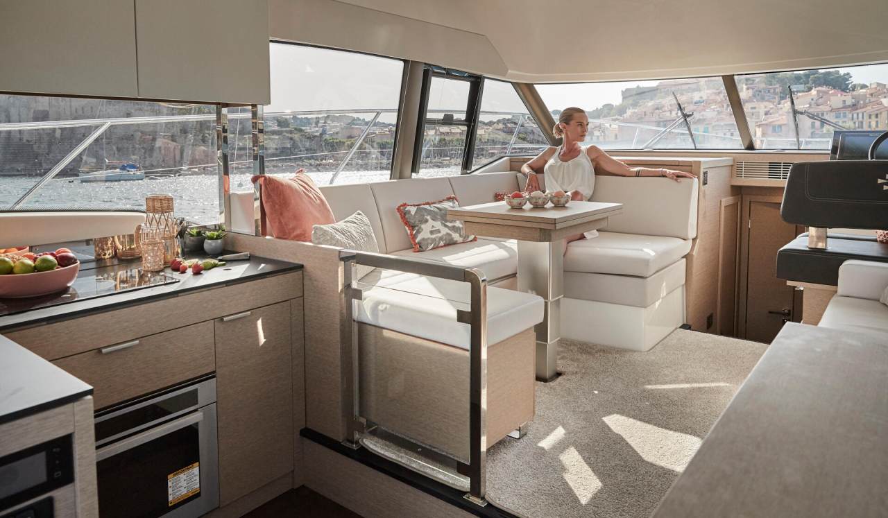 PRESTIGE 420 Interior 5