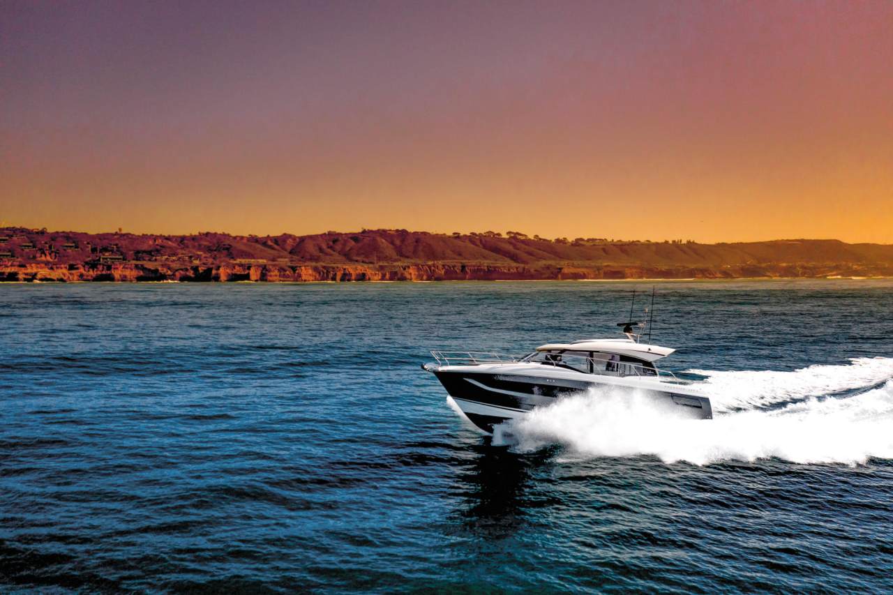 PRESTIGE 420S Exterior 2