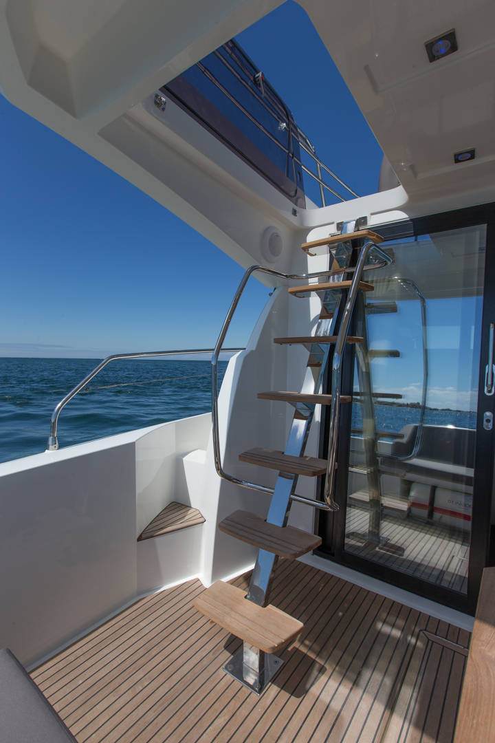 PRESTIGE 420 Exterior 21