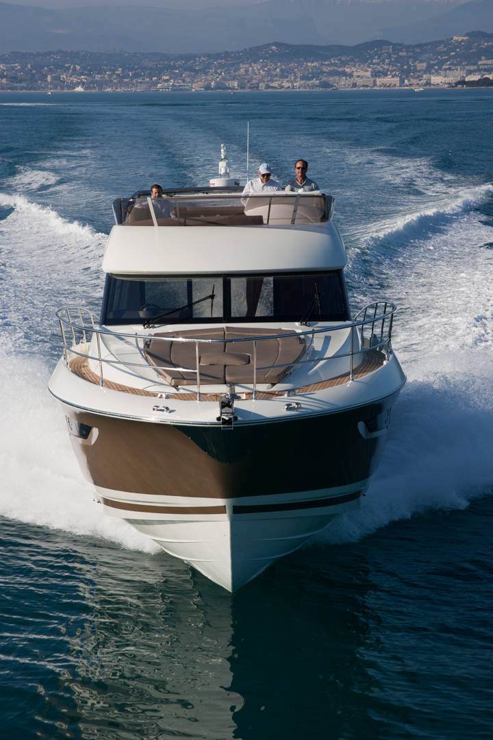 PRESTIGE 500 Exterior 17