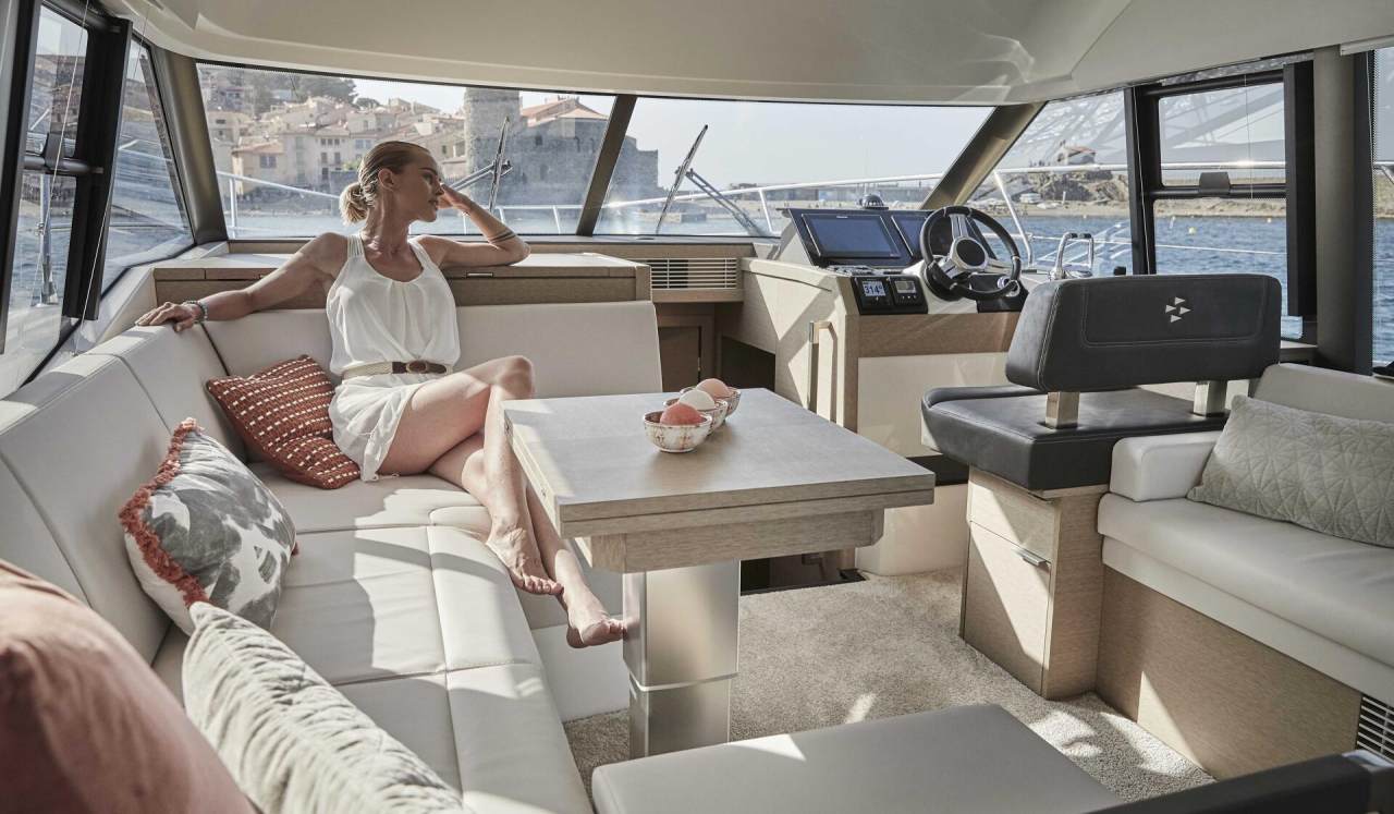 PRESTIGE 420 Interior 8